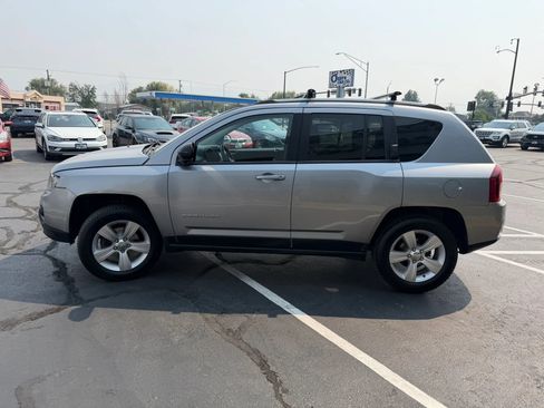 Used 2017 Jeep Compass Sport w/ Power Value Group AWD/4WD image 4