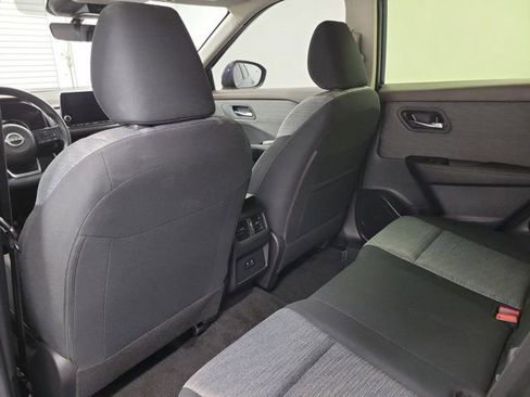 Certified 2023 Nissan Rogue SV FWD image 13
