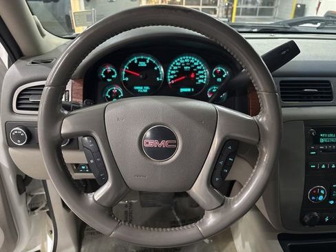 Used 2008 GMC Sierra 2500 SLT w/ Z71 Off-Road Package AWD/4WD image 22