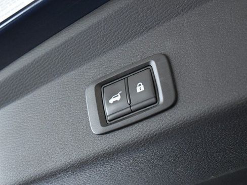 Used 2023 Mitsubishi Outlander SE AWD/4WD image 19