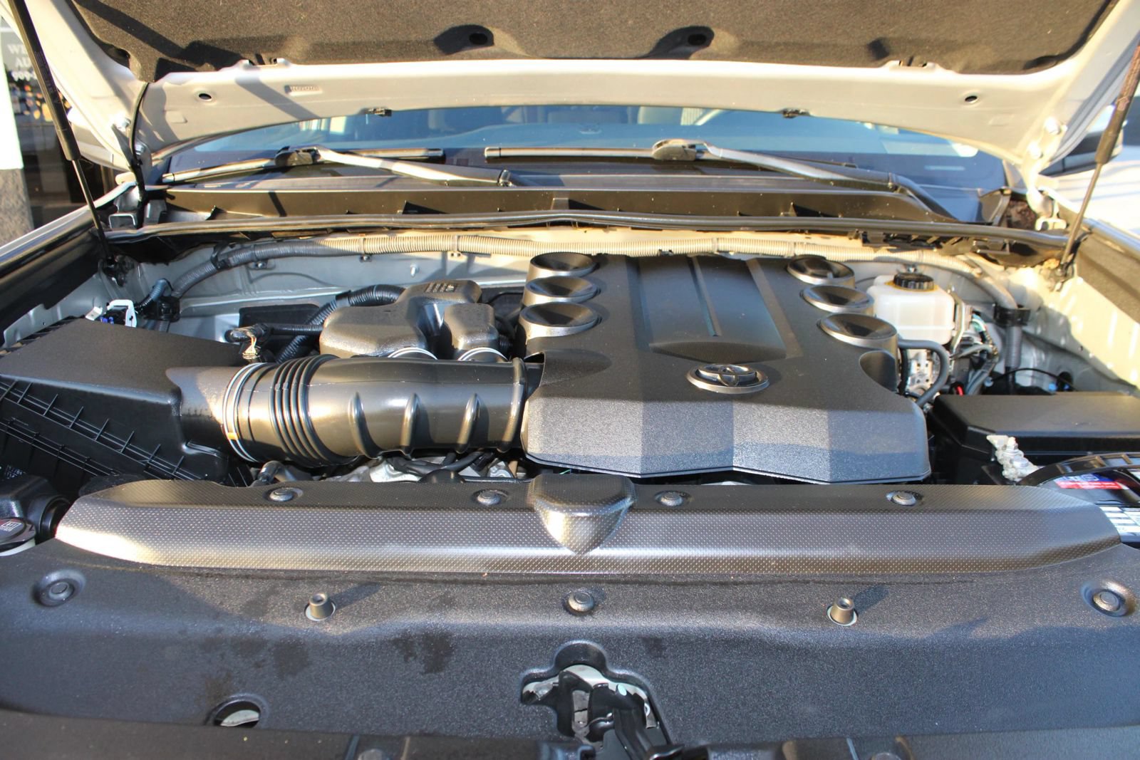 Used 2016 Toyota 4Runner SR5 AWD/4WD image 31