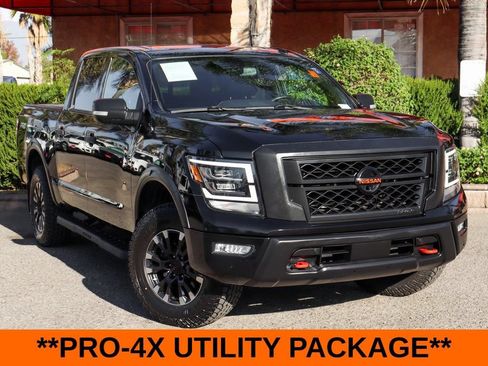 Used 2021 Nissan Titan PRO-4X w/ Pro-4x Convenience Package AWD/4WD image 2