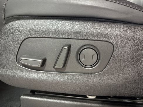 Certified 2022 Kia Carnival LX w/ Paint Protection Package image 26