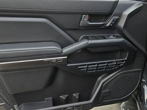 Certified 2025 Toyota 4Runner TRD Off-Road Premium AWD/4WD image 9