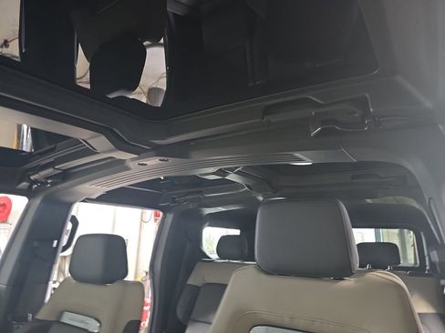 New 2026 GMC Hummer EV SUV w/ LPO, Dark Essentials Package AWD/4WD image 30