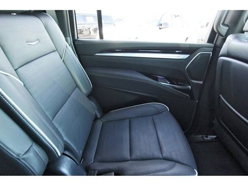 Used 2025 Cadillac Escalade ESV Sport w/ Touring Package image 11