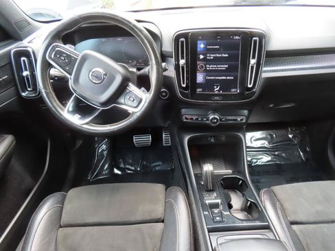Used 2019 Volvo XC40 T5 R-Design AWD/4WD image 16