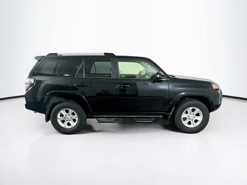 Used 2021 Toyota 4Runner SR5 AWD/4WD image 10