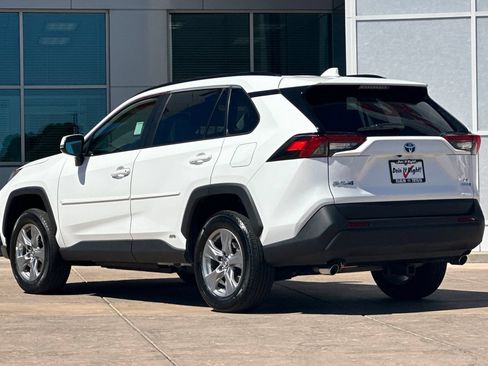 Used 2024 Toyota RAV4 LE AWD/4WD image 6