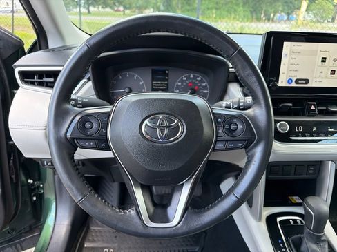 Used 2023 Toyota Corolla Cross LE AWD/4WD image 15