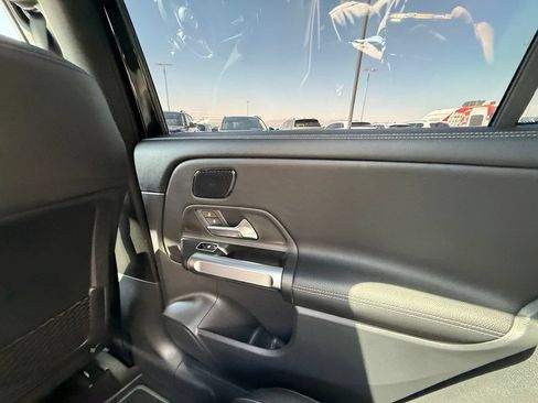 Used 2024 Mercedes-Benz GLB 250 4MATIC image 19