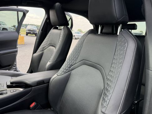 Used 2020 Lexus UX 250h w/ Luxury Package image 16