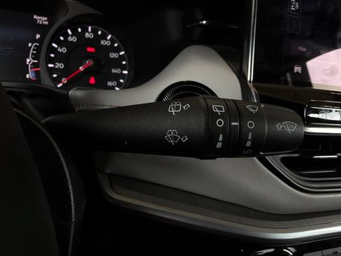 Used 2025 Jeep Compass Limited AWD/4WD image 38