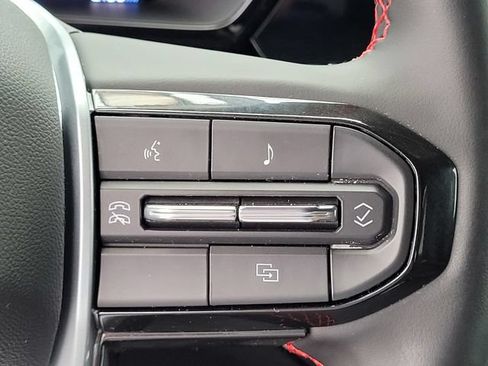 Used 2025 Chevrolet Colorado Z71 AWD/4WD image 30