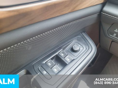 Used 2025 Volkswagen Atlas SE FWD image 15