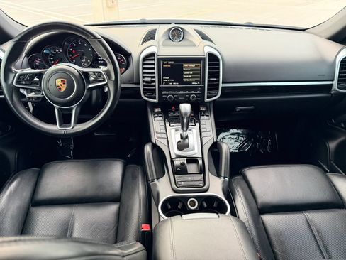 Used 2016 Porsche Cayenne AWD/4WD image 16