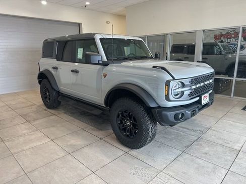 New 2026 Ford Bronco Badlands image 3