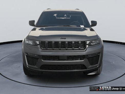 New 2026 Jeep Grand Cherokee L Limited w/ Limited Altitude Package AWD/4WD image 2