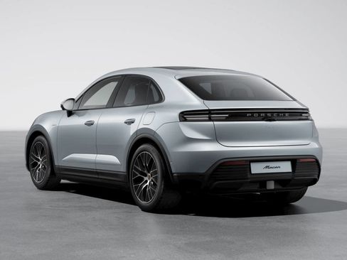 New 2026 Porsche Macan 4 Electric image 3