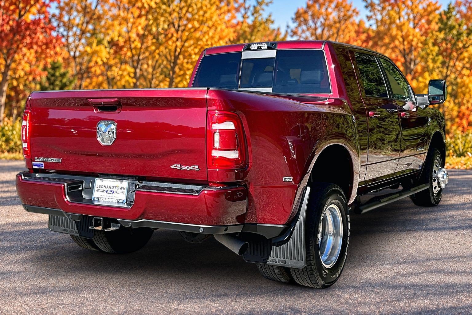 Used 2023 RAM 3500 Laramie AWD/4WD image 2