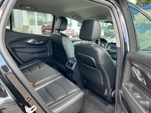 Used 2024 GMC Terrain SLT AWD/4WD image 11