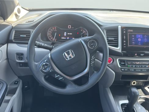 Used 2018 Honda Pilot EX image 16