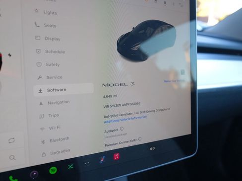 Used 2023 Tesla Model 3 Standard Range image 19