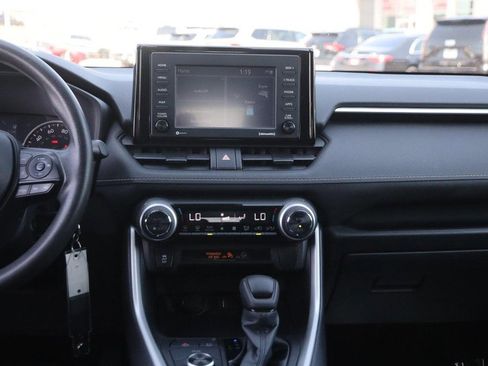 Used 2021 Toyota RAV4 LE image 22