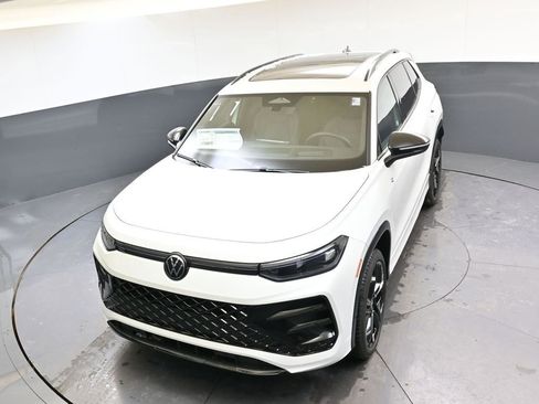 New 2026 Volkswagen Tiguan SE R-Line image 45