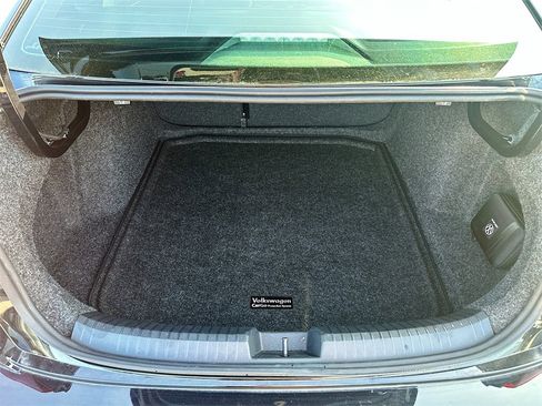 Used 2025 Volkswagen Jetta GLI Autobahn image 16