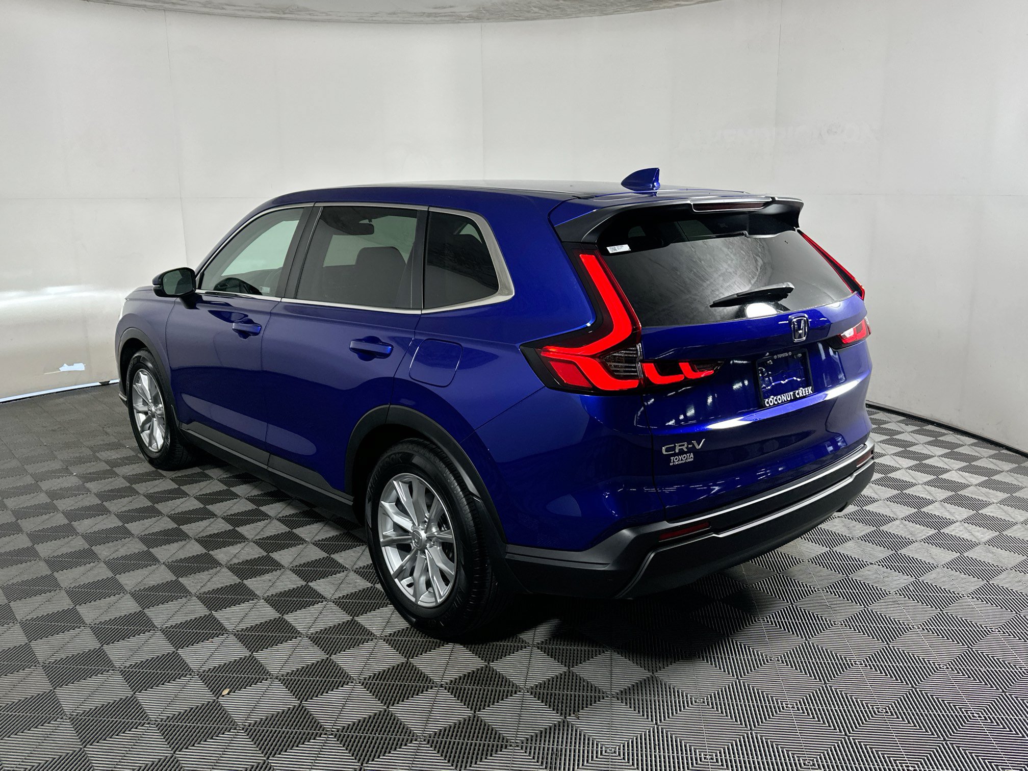 Used 2024 Honda CR-V EX image 5