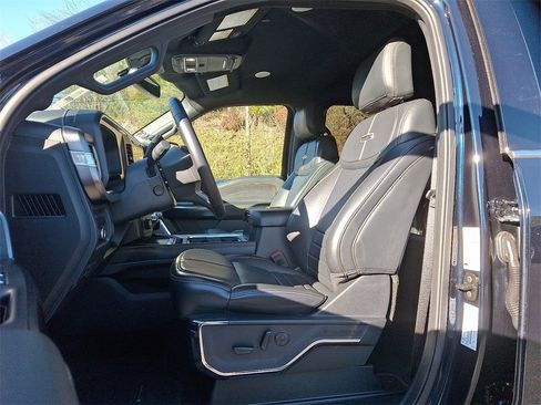 Used 2024 Ford F250 Platinum image 13