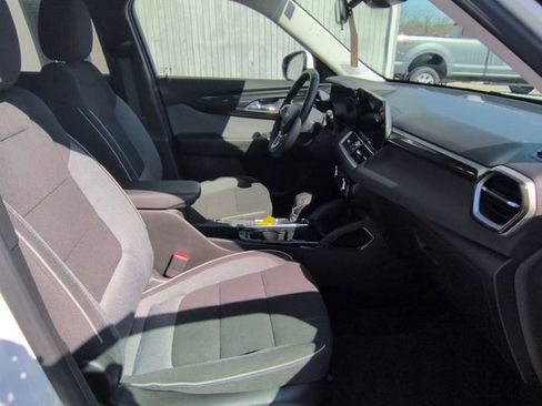 Used 2024 Chevrolet TrailBlazer LT w/ LT Cold Weather Package image 30