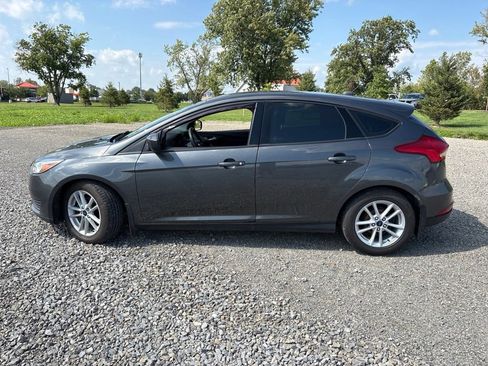 Used 2018 Ford Focus SE FWD image 5