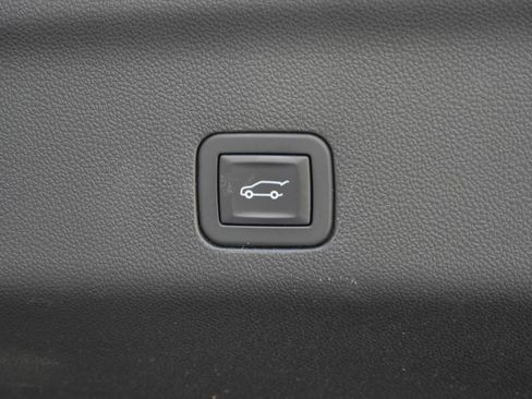 Used 2024 GMC Yukon Denali Ultimate w/ LPO, Illumination Package AWD/4WD image 38