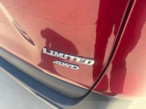 Used 2021 Toyota RAV4 Limited AWD/4WD image 4