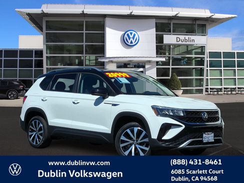 Certified 2023 Volkswagen Taos SE FWD image 1
