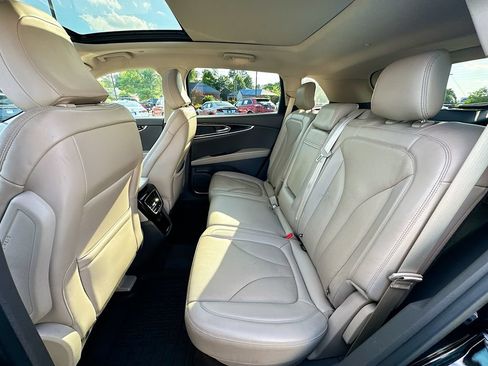 Certified 2023 Lincoln Nautilus Reserve w/ Monochromatic Package AWD/4WD image 17
