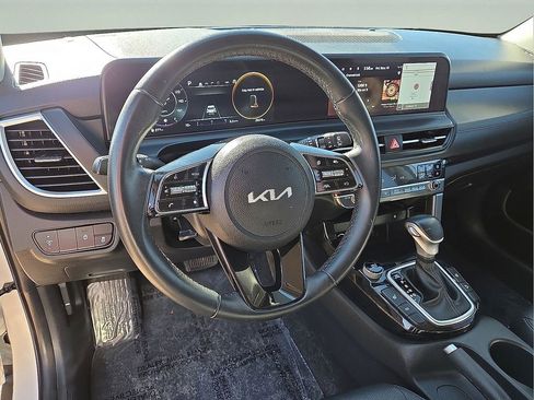 Used 2024 Kia Seltos EX image 25