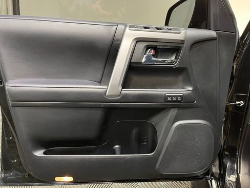 Used 2022 Toyota 4Runner Limited AWD/4WD image 13