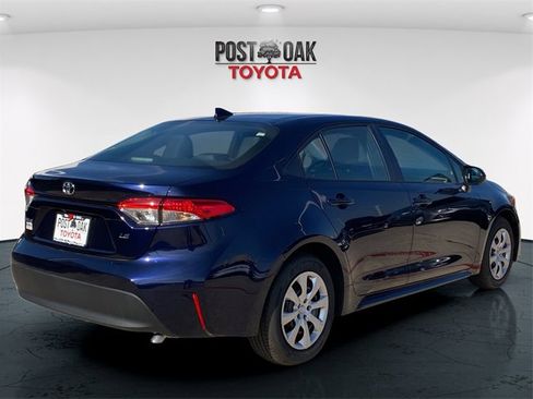 Used 2025 Toyota Corolla LE image 7