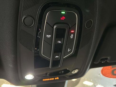 Used 2025 Audi SQ5 Premium Plus w/ Premium Plus Package image 33