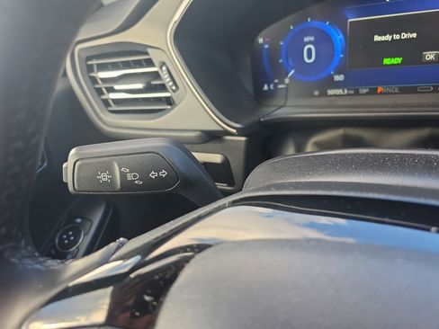 Used 2022 Ford Escape SEL w/ Technology Package image 37