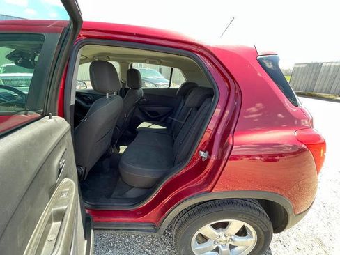 Used 2015 Chevrolet Trax LS AWD/4WD image 23