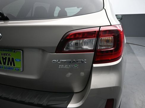 Used 2016 Subaru Outback 2.5i Limited image 9