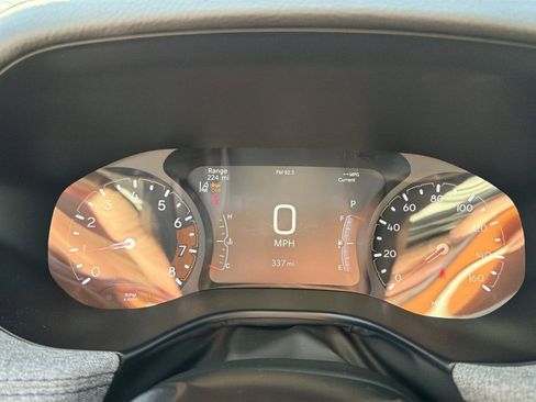 New 2025 Jeep Compass Latitude w/ Sun & Sound Group image 23