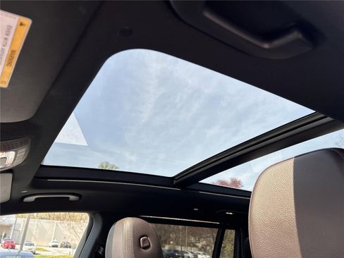 Used 2021 Mercedes-Benz GLS 450 4MATIC image 10