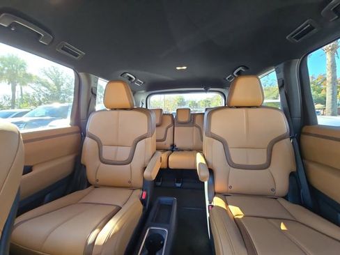 New 2026 Nissan Armada SL w/ Captain's Chari Seat Package image 35