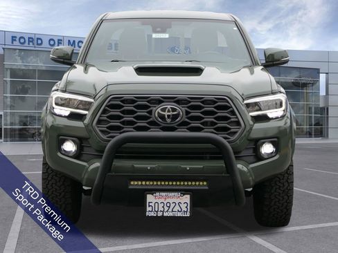 Used 2022 Toyota Tacoma TRD Sport w/ TRD Premium Sport Package RWD image 10