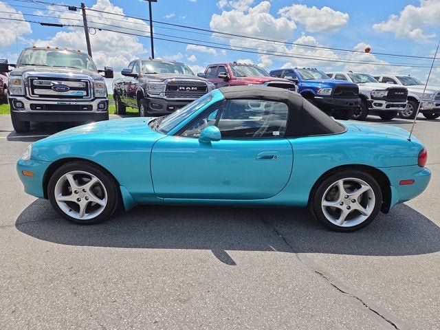 Used 2003 MAZDA MX-5 Miata RWD image 3